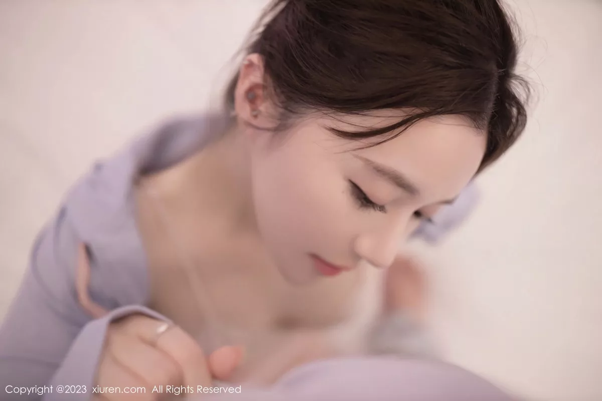 秀人集.com_[XiuRen秀人网]No.7120_模特鱼子酱Fish半脱露性感浅粉色蕾丝内衣秀曼妙身姿诱惑写真80P