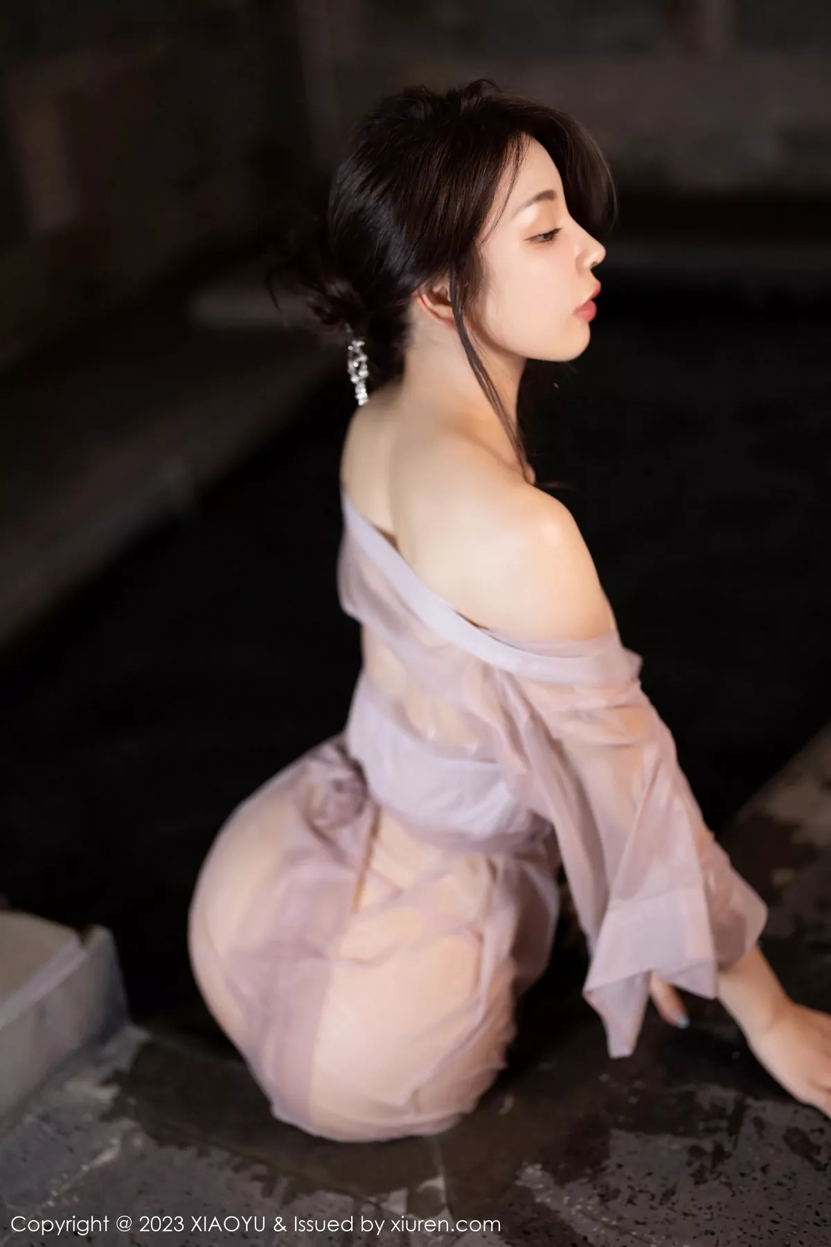 秀人集.com_[XiaoYu画语界]Vol.1076_女神徐莉芝Booty性感轻透薄纱服配超薄肉丝秀曼妙身姿诱惑写真84P