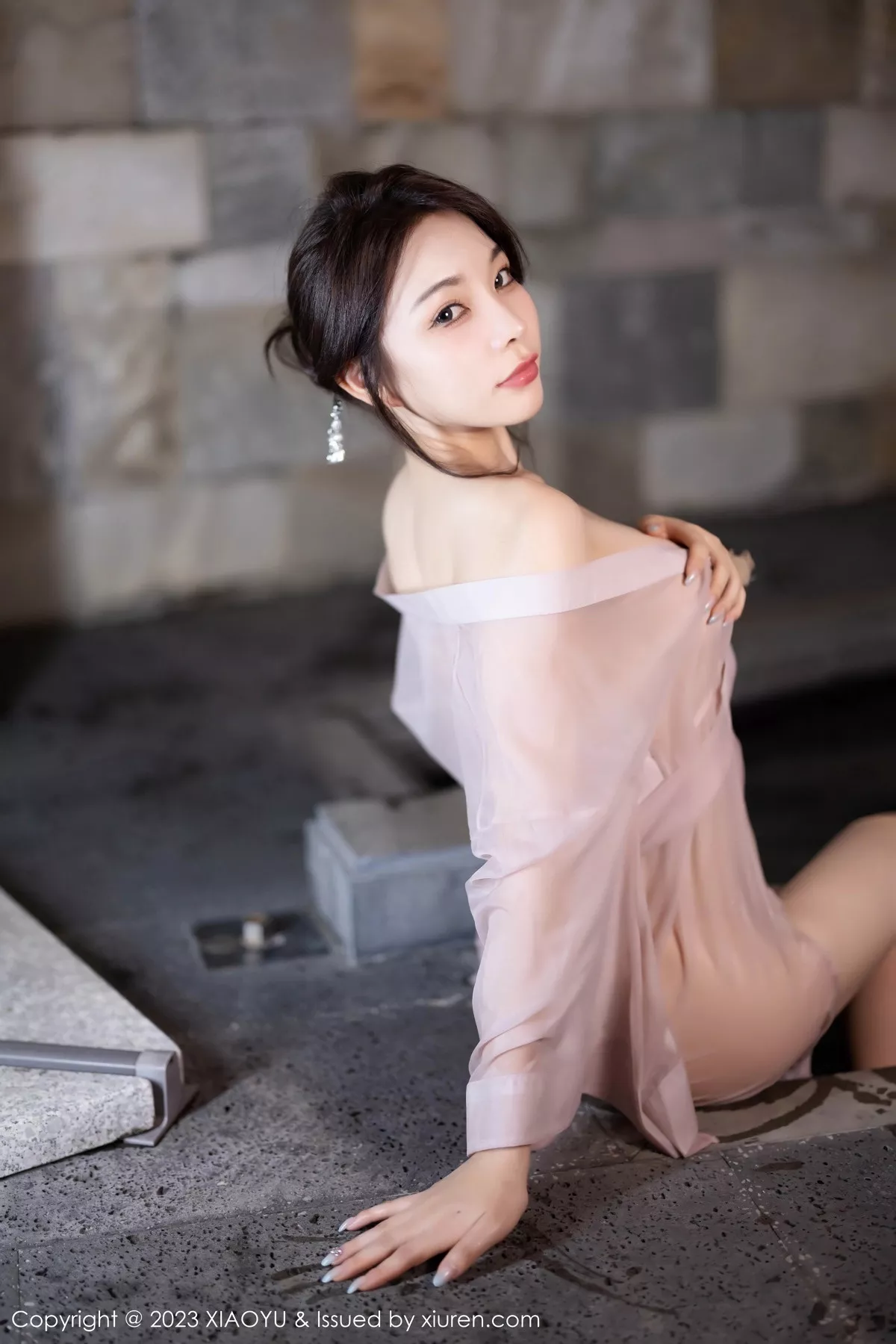 秀人集.com_[XiaoYu画语界]Vol.1076_女神徐莉芝Booty性感轻透薄纱服配超薄肉丝秀曼妙身姿诱惑写真84P