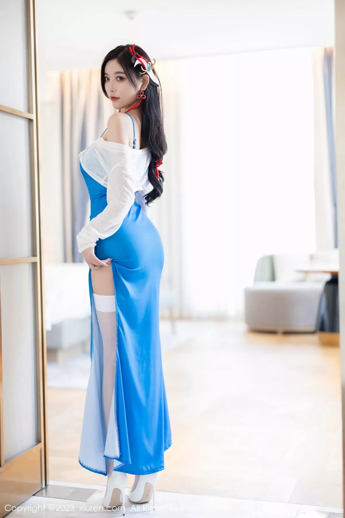 秀人集.com_[XiuRen秀人网]No.7135_女神杨晨晨Yome性感蓝色长裙露浅灰色蕾丝内衣迷人诱惑写真84P