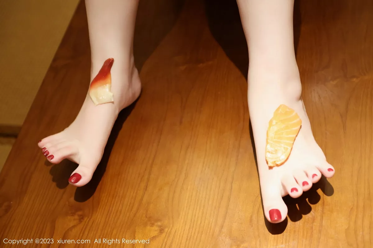 秀人集.com_[XiuRen秀人网]No.7145_模特王婉悠Queen性感金色镶钻式情趣内衣秀火辣身材诱惑写真82P