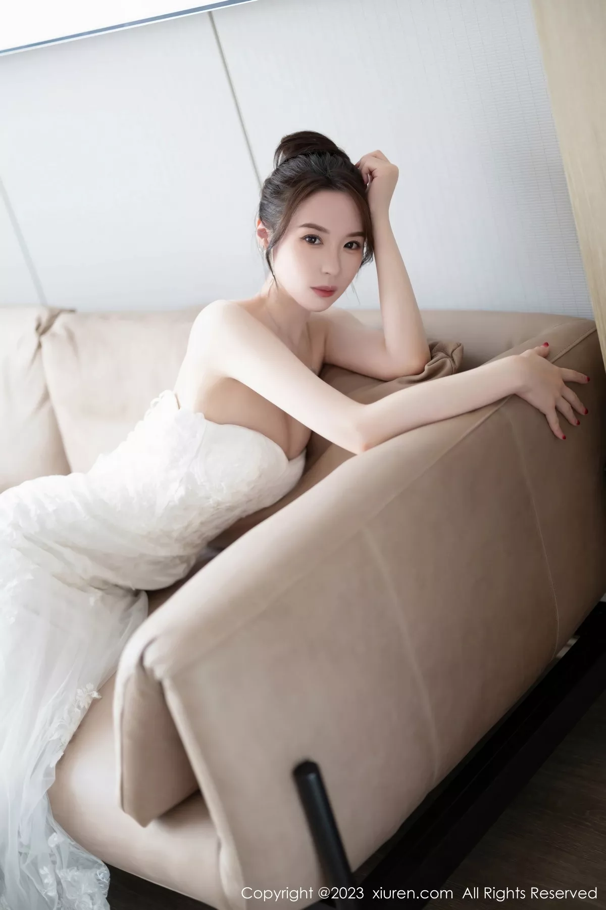 秀人集.com_[XiuRen秀人网]No.7310_模特梦心玥安吉旅拍性感白色婚纱服饰半脱秀曼妙身姿诱惑写真83P