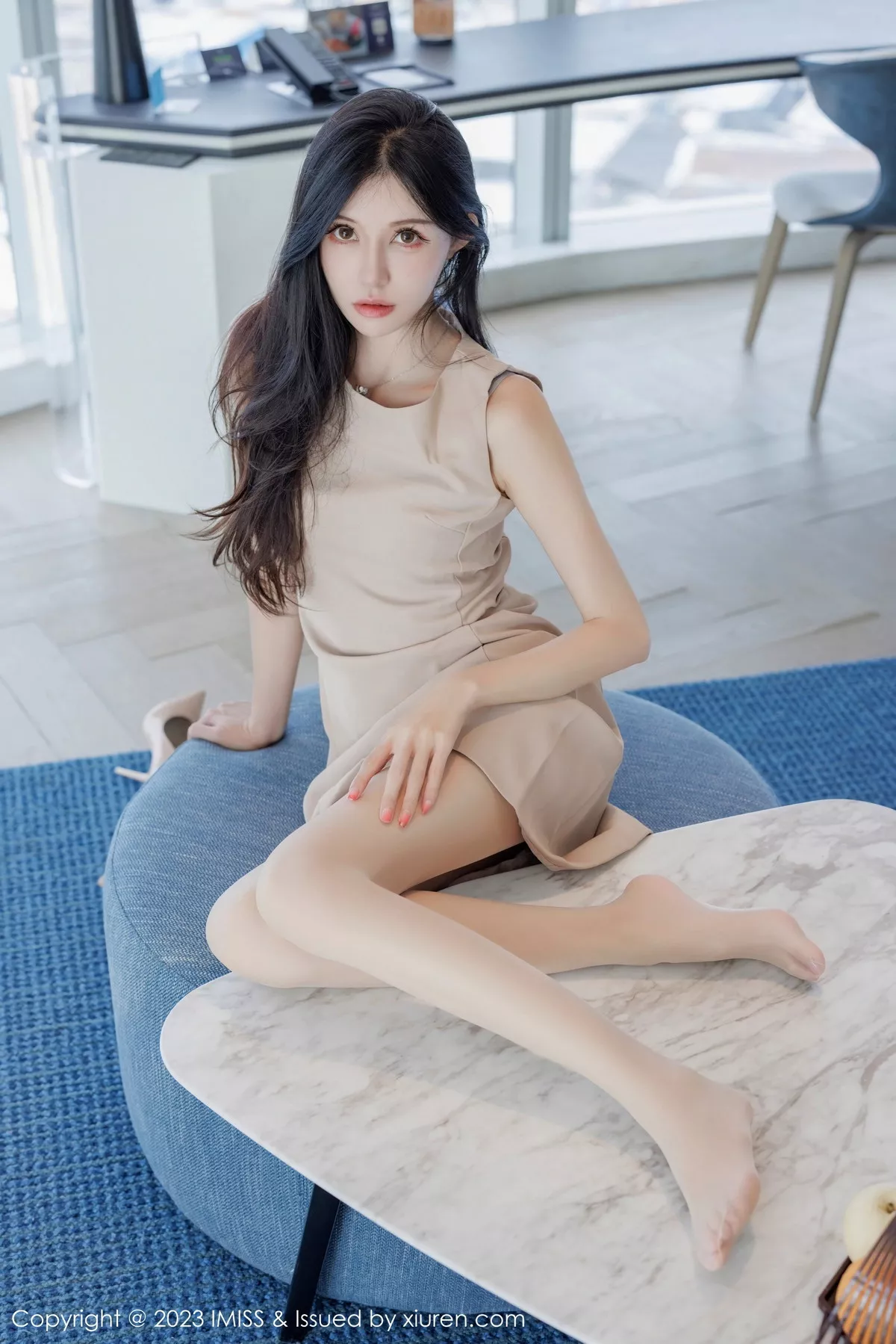 秀人集.com_[IMISS爱蜜社]Vol.746_模特泥鳅鳅酒店性感杏色时尚套装露淡蓝蕾丝内衣迷人诱惑写真54P