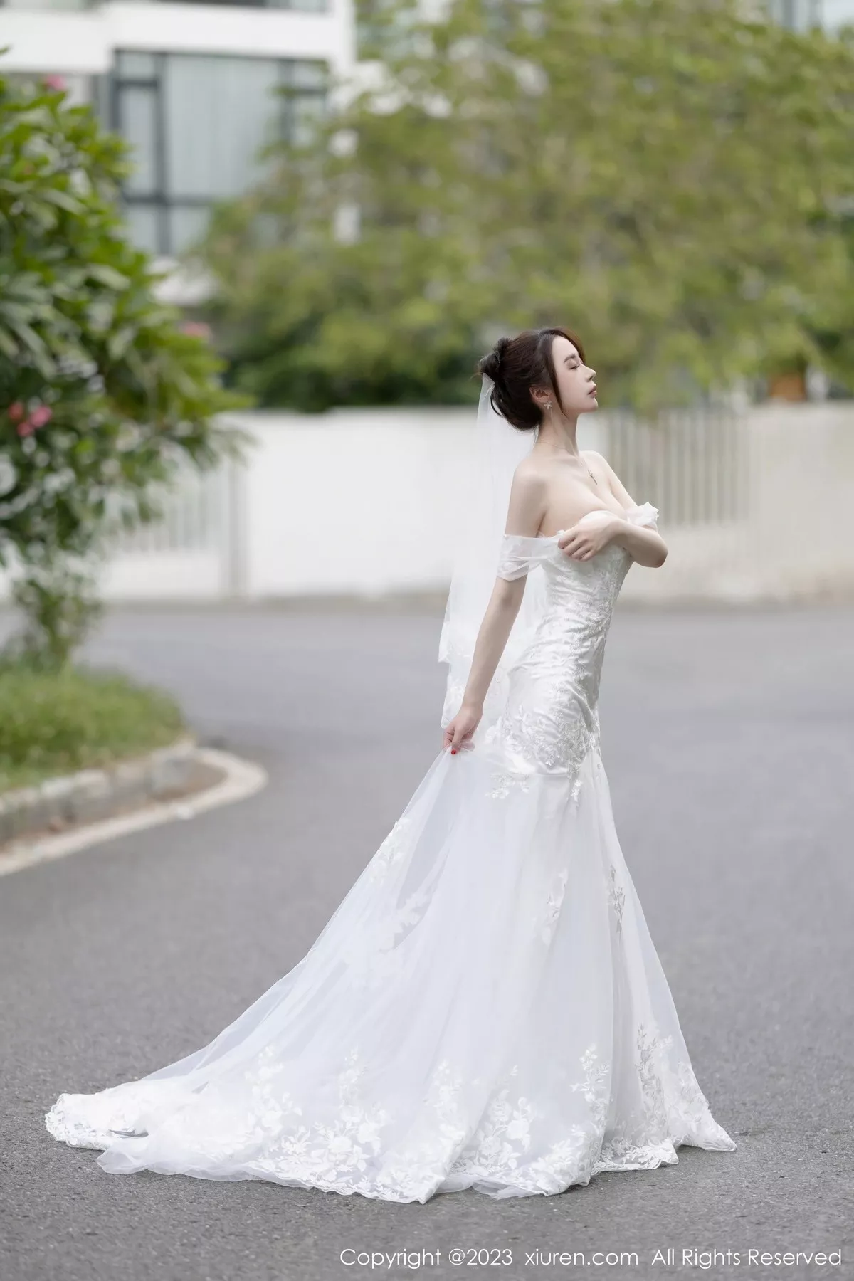 秀人集.com_[XiuRen秀人网]No.7310_模特梦心玥安吉旅拍性感白色婚纱服饰半脱秀曼妙身姿诱惑写真83P