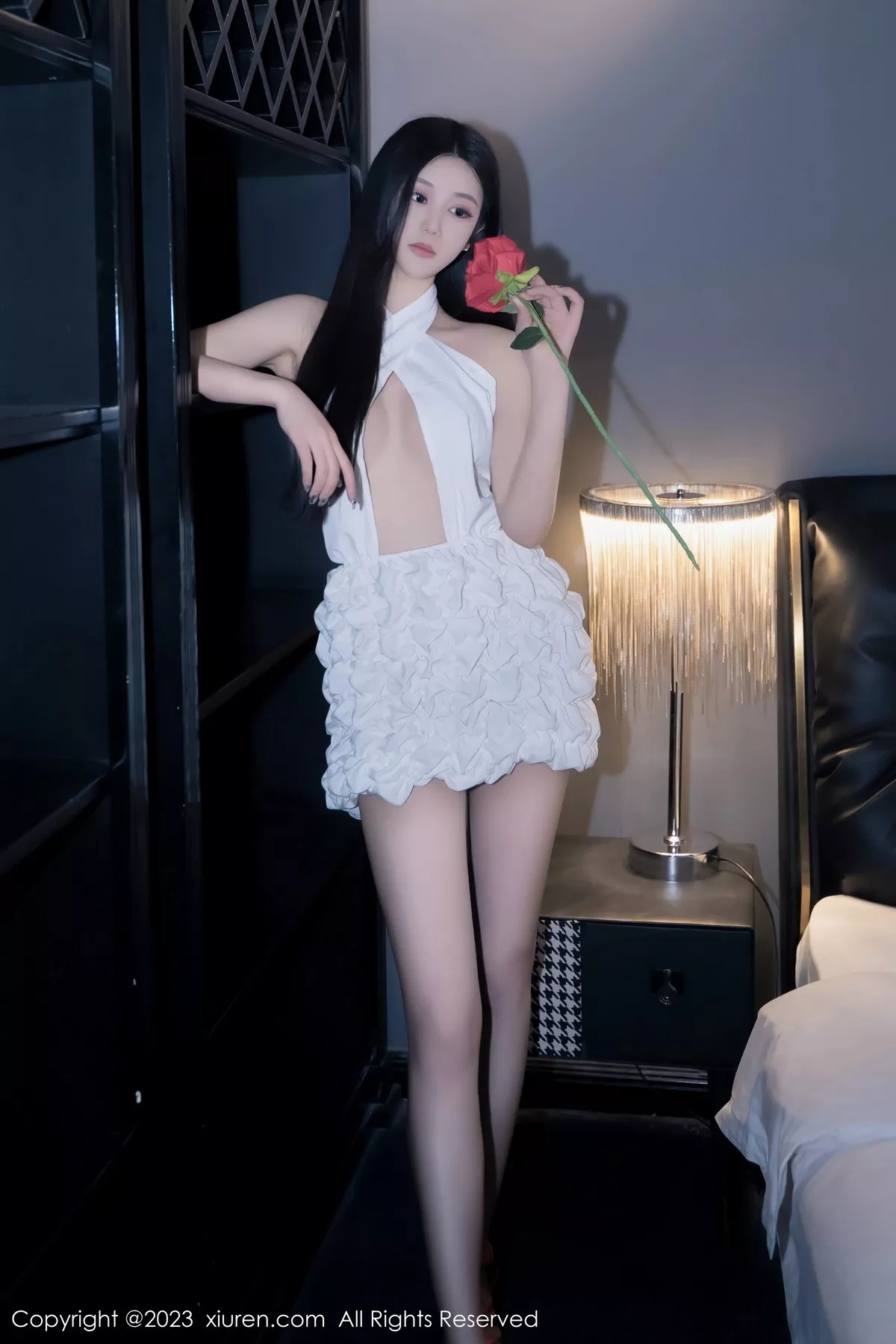 秀人集.com_[XiuRen秀人网]No.7319_模特桐桐私房白色开胸连衣短裙秀白嫩肌肤性感美腿迷人写真63P