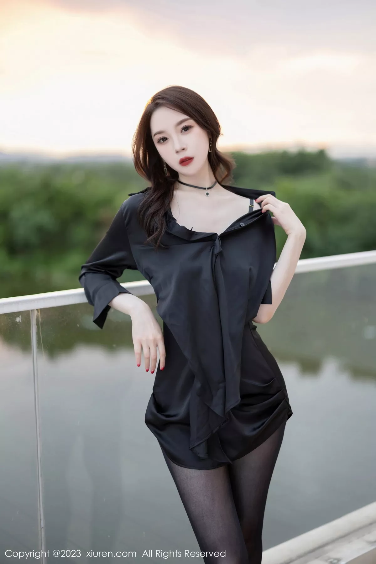 秀人集.com_[XiuRen秀人网]No.7332_模特梦心玥性感黑衬衫露黑色情趣服饰配超薄黑丝迷人诱惑写真84P