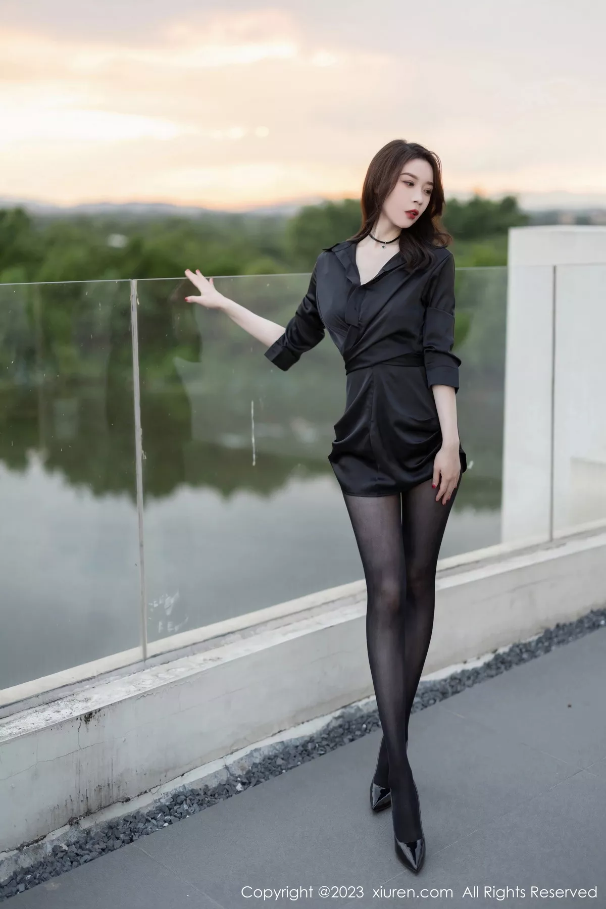 秀人集.com_[XiuRen秀人网]No.7332_模特梦心玥性感黑衬衫露黑色情趣服饰配超薄黑丝迷人诱惑写真84P