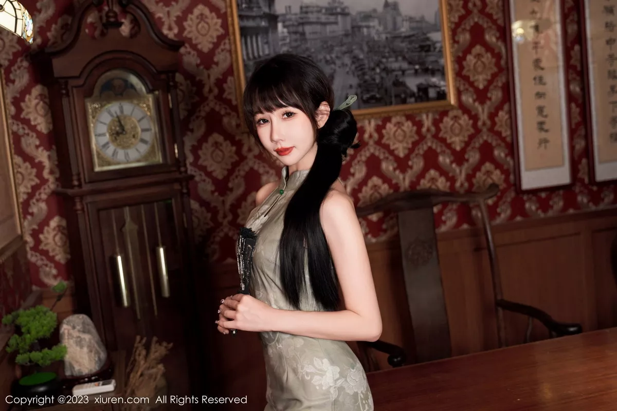 秀人集.com_[XiuRen秀人网]No.7337_模特波巧酱性感长旗袍配超薄肉丝秀凹凸曼妙身姿撩人诱惑写真90P