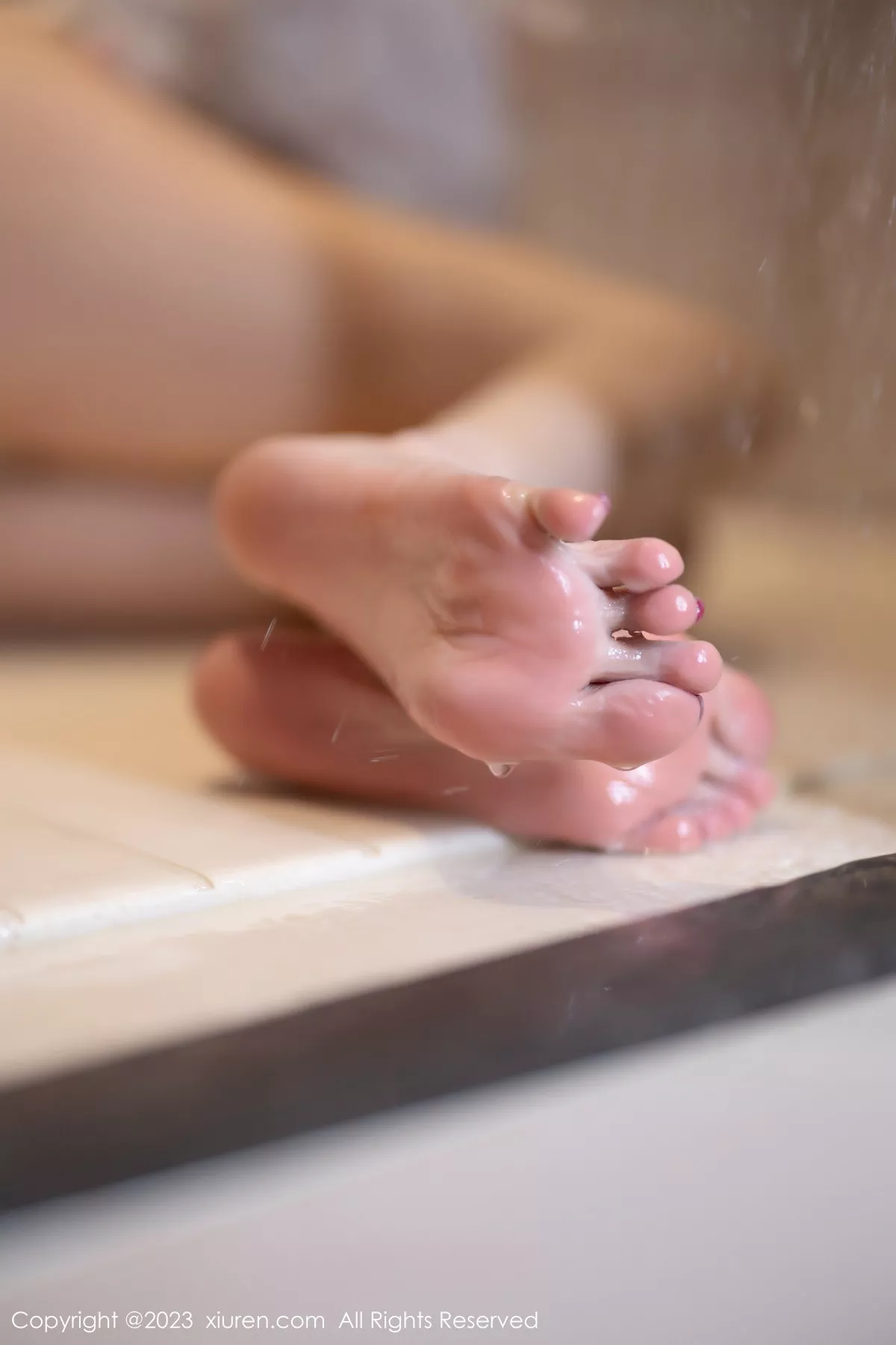 秀人集.com_[XiuRen秀人网]No.7363_女神杨晨晨Yome性感米色长旗袍配开档肉丝秀丰腴身材诱惑写真86P