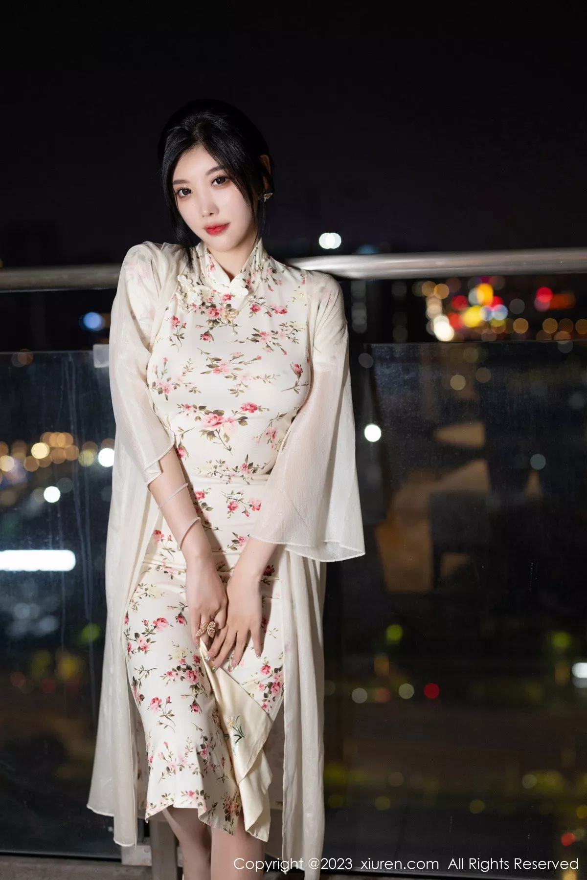 秀人集.com_[XiuRen秀人网]No.7363_女神杨晨晨Yome性感米色长旗袍配开档肉丝秀丰腴身材诱惑写真86P