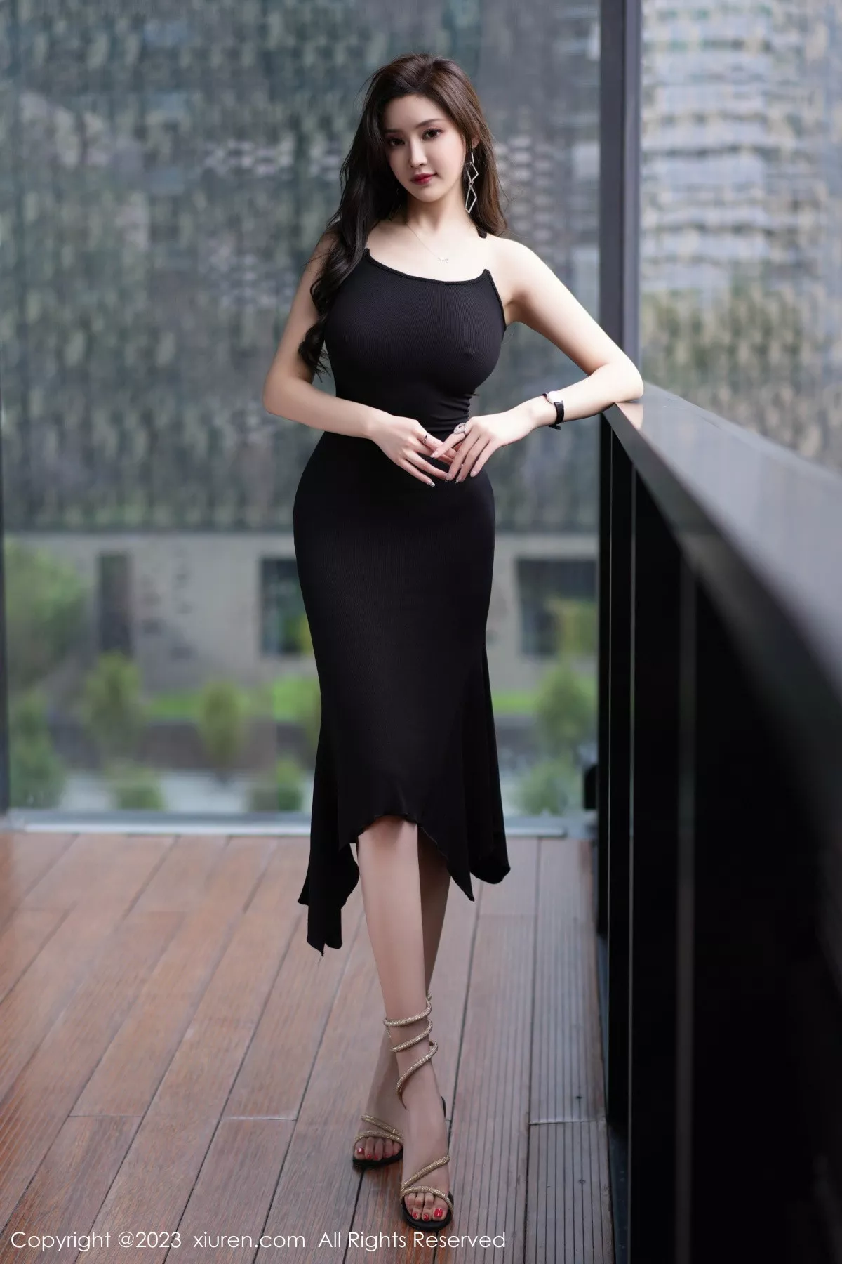 秀人集.com_[XiuRen秀人网]No.7367_女神Carol周妍希性感黑色吊带长裙半撩秀白嫩翘臀美腿诱惑写真72P