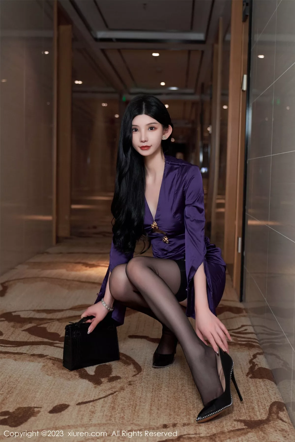 秀人集.com_[XiuRen秀人网]No.7398_女神周于希Sally紫色上衣露性感黑色情趣服秀惹火身材诱惑写真92P