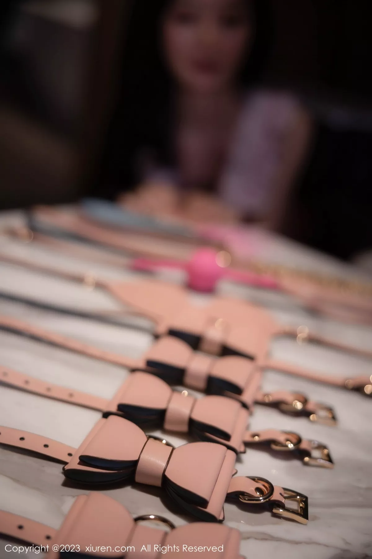 秀人集.com_[XiuRen秀人网]No.7399_模特幼幼女仆角色扮演性感粉色短围裙真空秀惹火身材诱惑写真82P