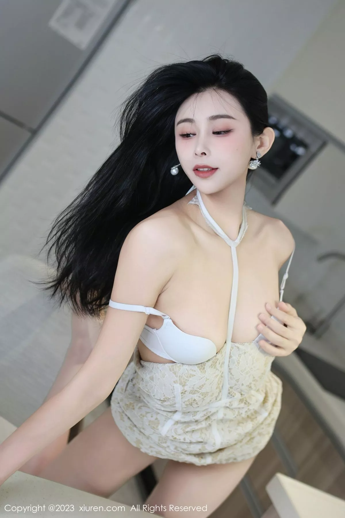 秀人集.com_[XiuRen秀人网]No.7391_模特草莓mm性感浅色吊带短裙露白色内衣秀曼妙身姿诱惑写真84P