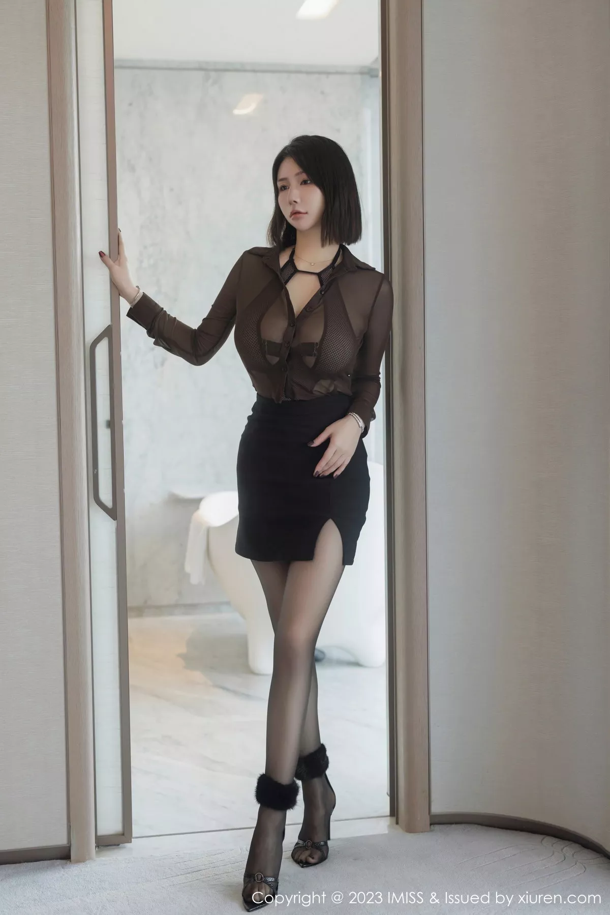 秀人集.com_[IMISS爱蜜社]Vol.744_模特Evon陈赞之性感薄纱上衣配黑短裙露薄纱情趣内衣诱惑写真66P