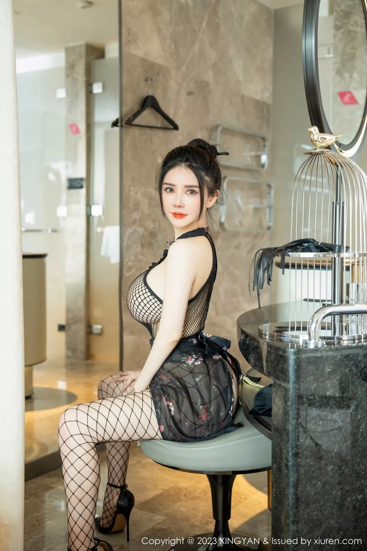 秀人集.com_[XINGYAN星颜社]VOL.207_模特潘娇娇性感黑色网格连体衣配黑丝网袜秀巨乳肥臀诱惑写真83P