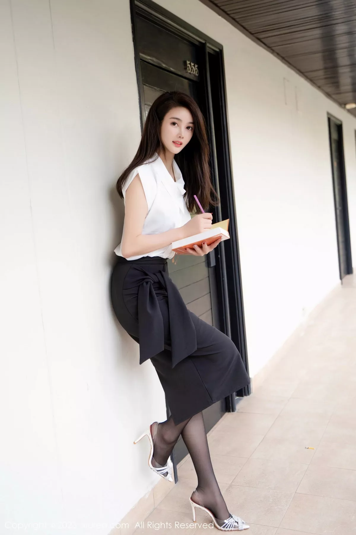 秀人集.com_[XiuRen秀人网]No.7270_模特Summer宝宝性感黑色蕾丝内衣配黑丝袜秀曼妙身姿诱惑写真59P