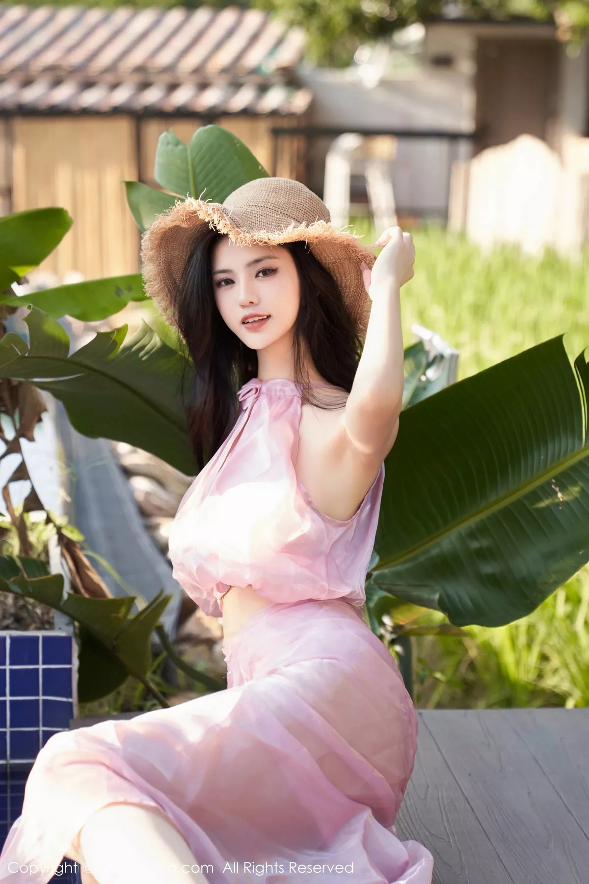 秀人集.com_[XiuRen秀人网]No.7281_模特浅浅Danny户外场景性感玫红薄透套装秀曼妙身姿诱惑写真79P