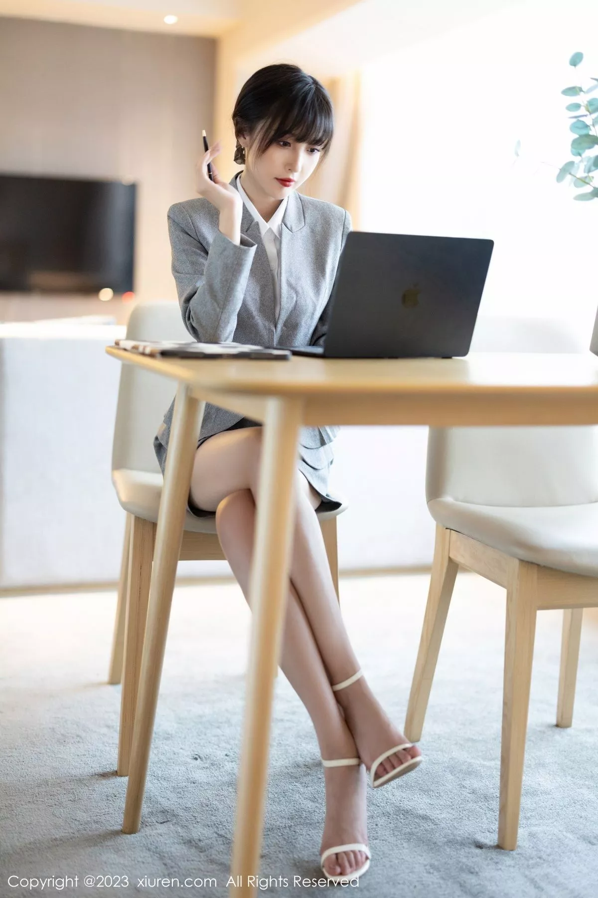 秀人集.com_[XiuRen秀人网]No.7422_模特林星阑性感灰色OL服饰+淡蓝连衣短裙秀曼妙身姿诱惑写真85P