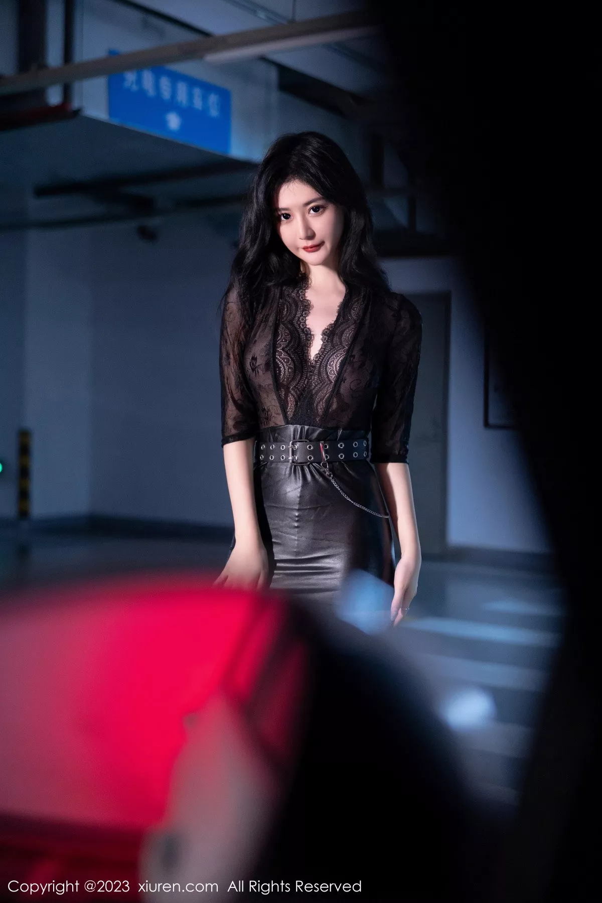 秀人集.com_[XiuRen秀人网]No.7431_女神幼幼车内场景黑色薄纱上衣配黑皮短裙露闪亮肉丝诱惑写真83P