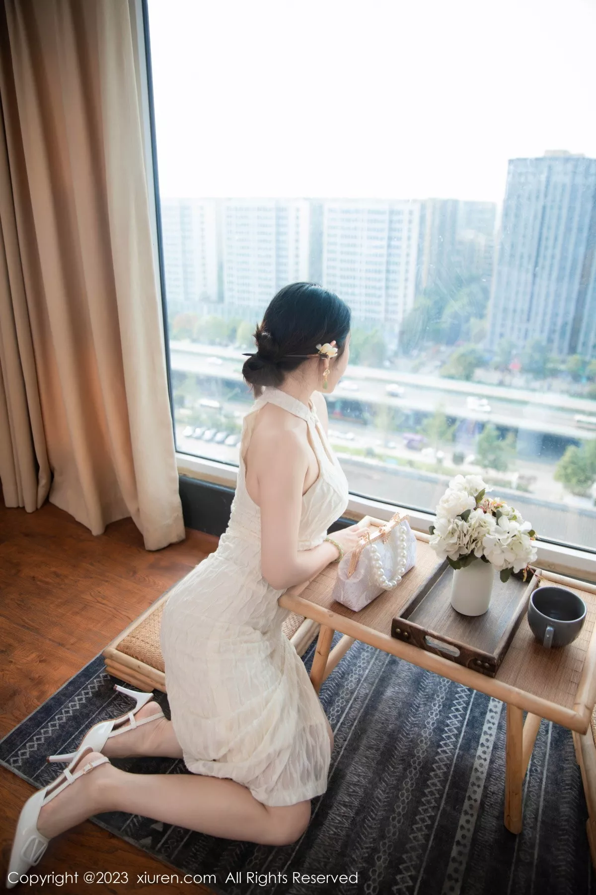 秀人集.com_[XiuRen秀人网]No.7435_模特严利娅Yuliya性感白色旗袍服饰秀婀娜身姿完美诱惑写真71P