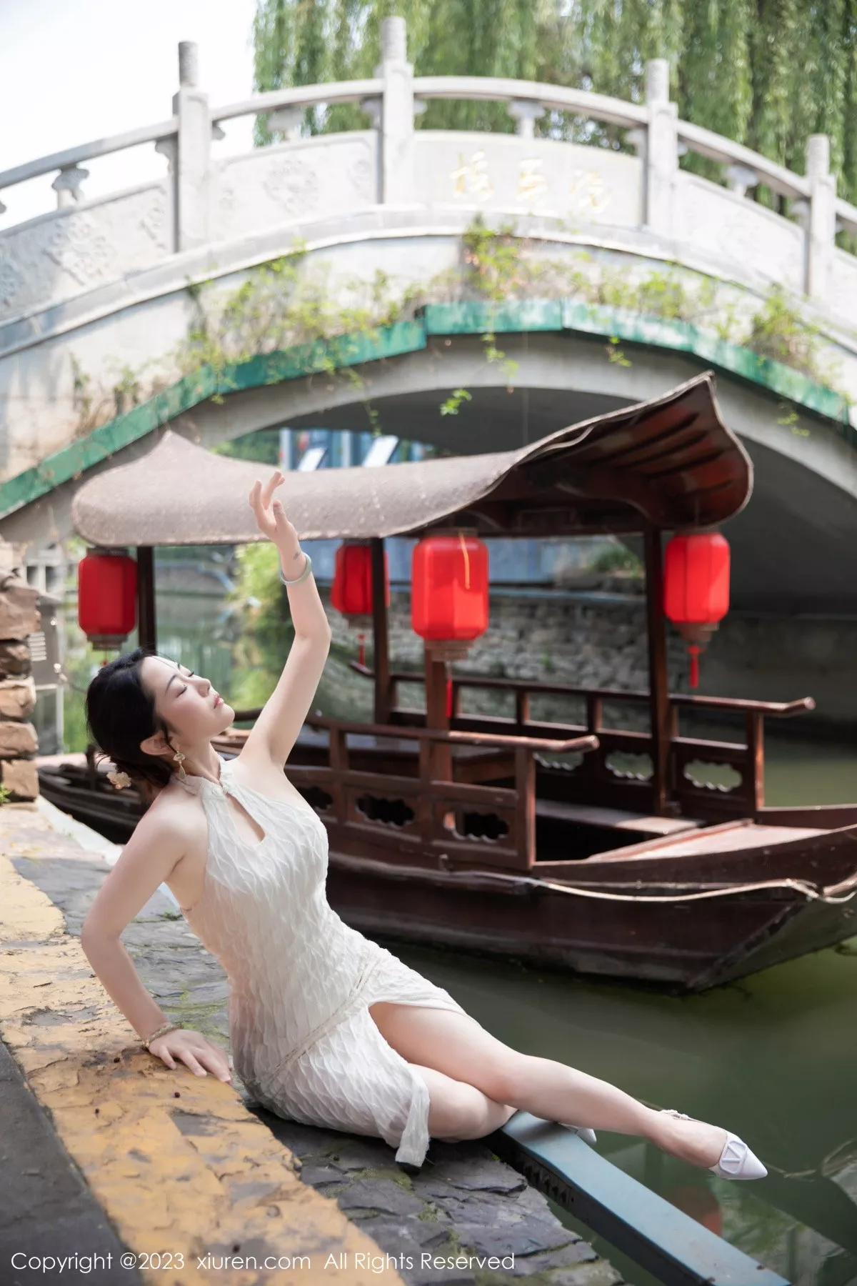 秀人集.com_[XiuRen秀人网]No.7435_模特严利娅Yuliya性感白色旗袍服饰秀婀娜身姿完美诱惑写真71P