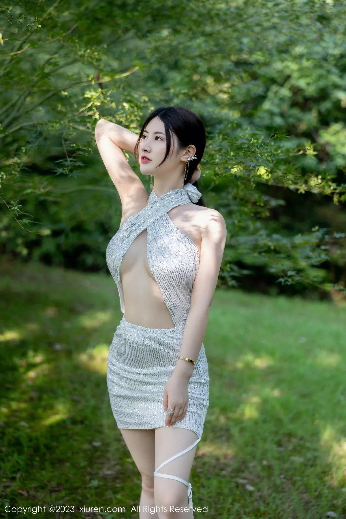 秀人集.com_[XiuRen秀人网]No.7441_模特诗诗kiki性感蓝灰蕾丝内衣配黑丝袜秀丰腴身姿惹火诱惑写真79P