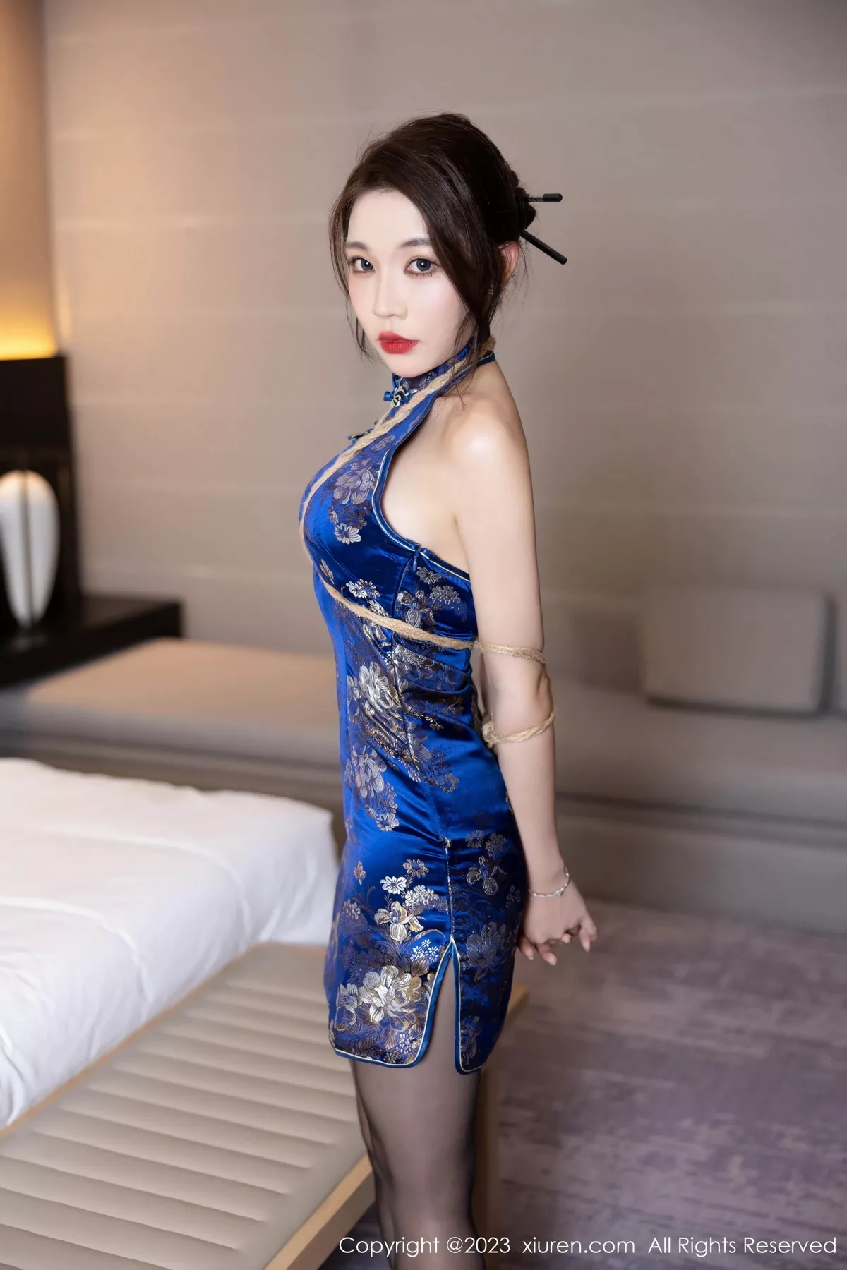 秀人集.com_[XiuRen秀人网]No.7453_女神徐莉芝Booty蓝色旗袍服饰+黑色情趣服秀曼妙身姿诱惑写真91P