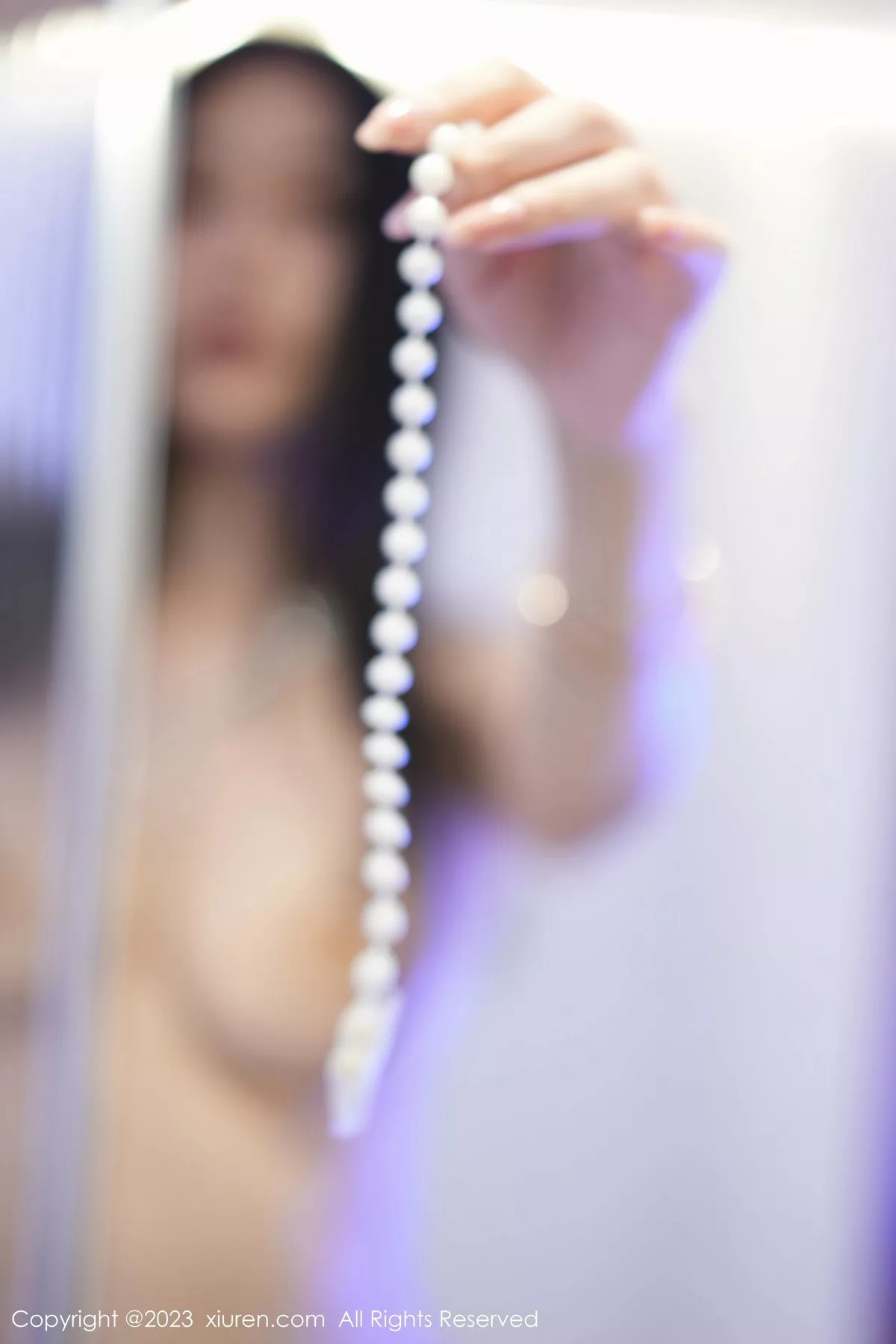 秀人集.com_[XiuRen秀人网]No.7447_模特laura阿姣性感白色吊带短裙配白色高跟秀完美身材迷人写真77P