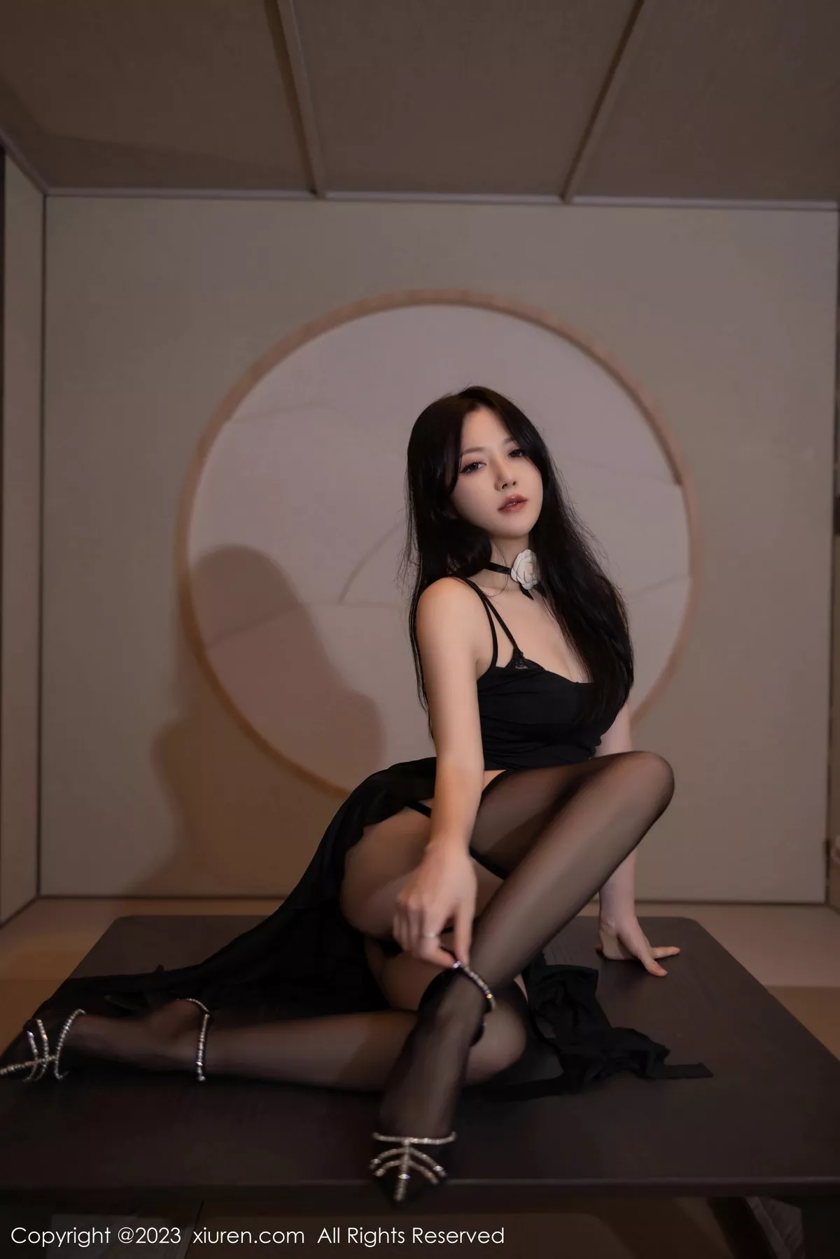 秀人集.com_[XiuRen秀人网]No.7460_模特鱼子酱Fish黑色吊带裙露黑色薄纱内衣秀曼妙身姿诱惑写真81P