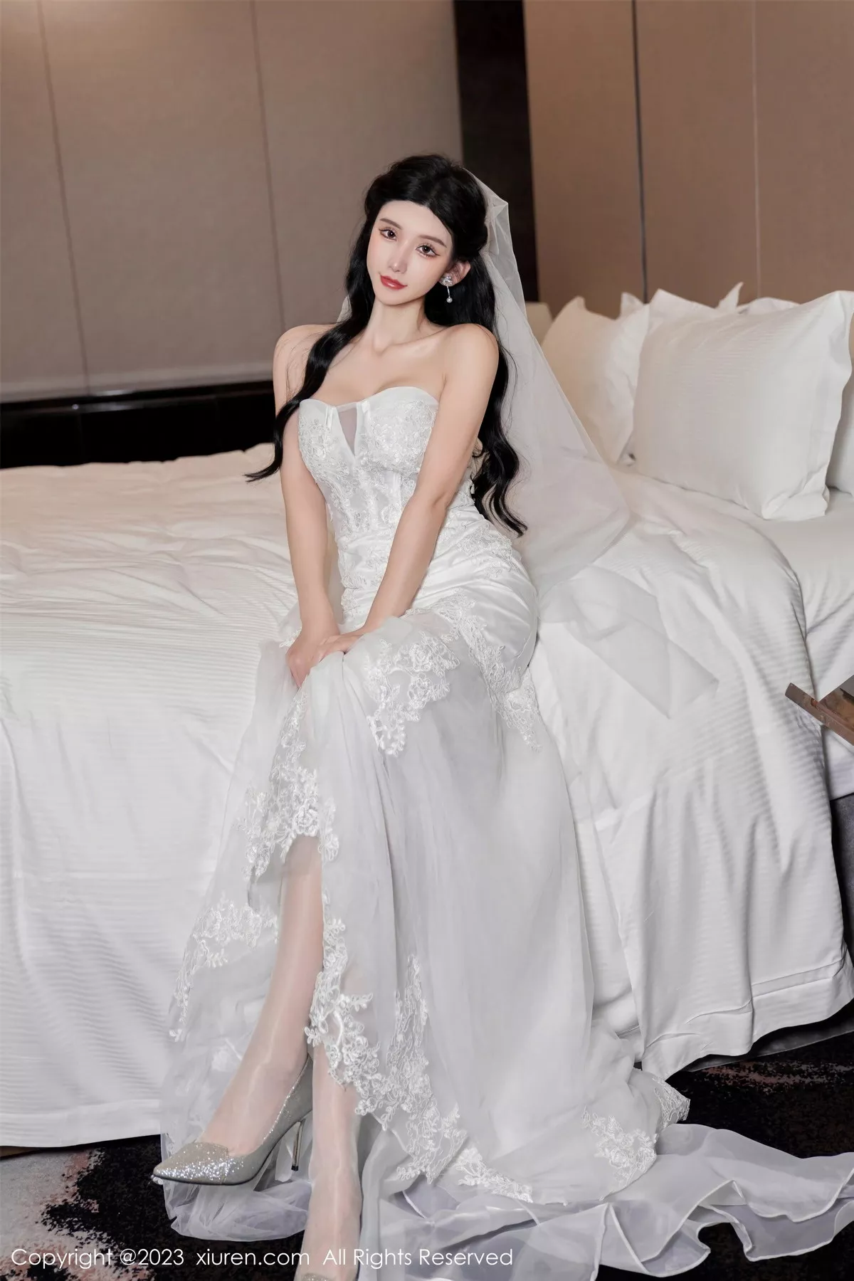 秀人集.com_[XiuRen秀人网]No.7463_女神周于希Sally性感白色婚纱+白色蕾丝情趣服饰完美诱惑写真100P