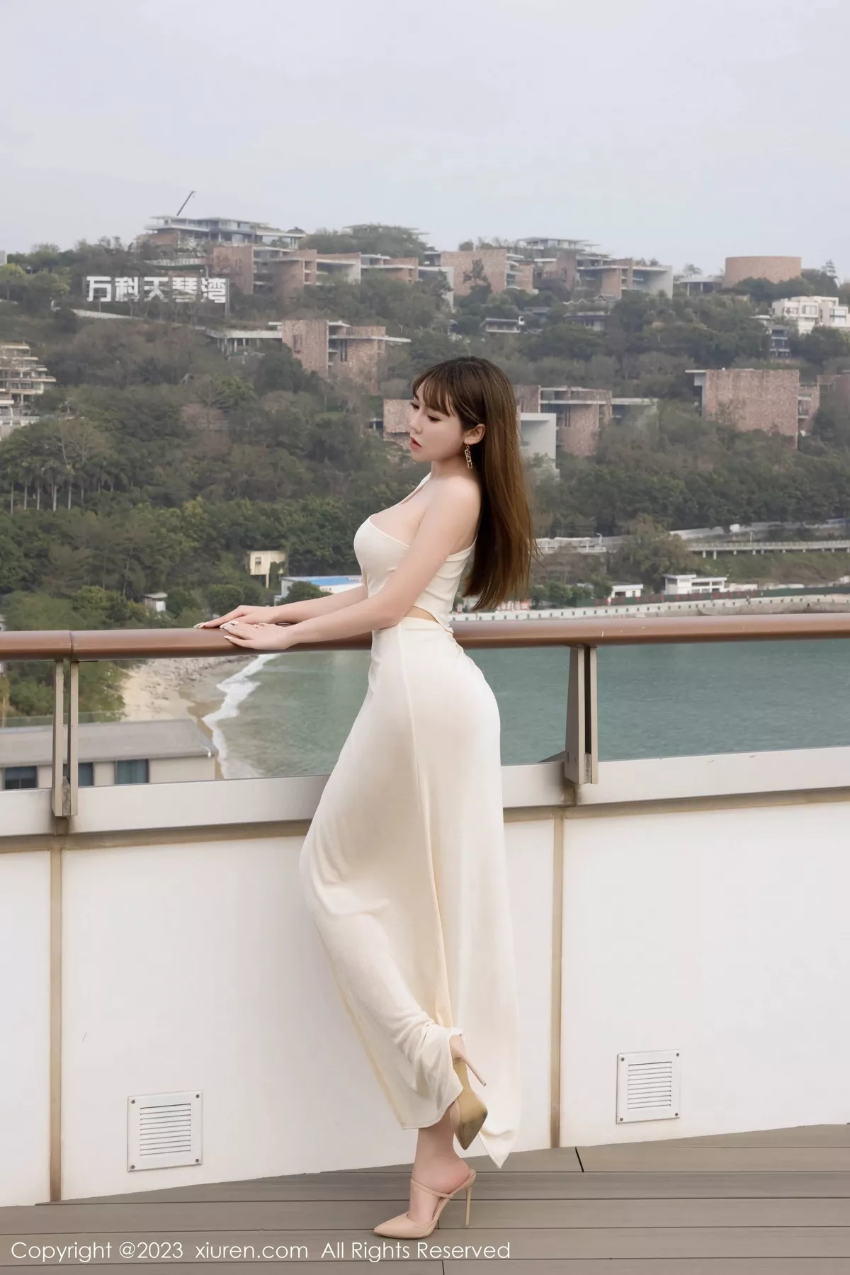 秀人集.com_[XiuRen秀人网]No.7472_模特萌汉药baby性感白色薄透连衣长裙半撩秀惹火身材诱惑写真72P