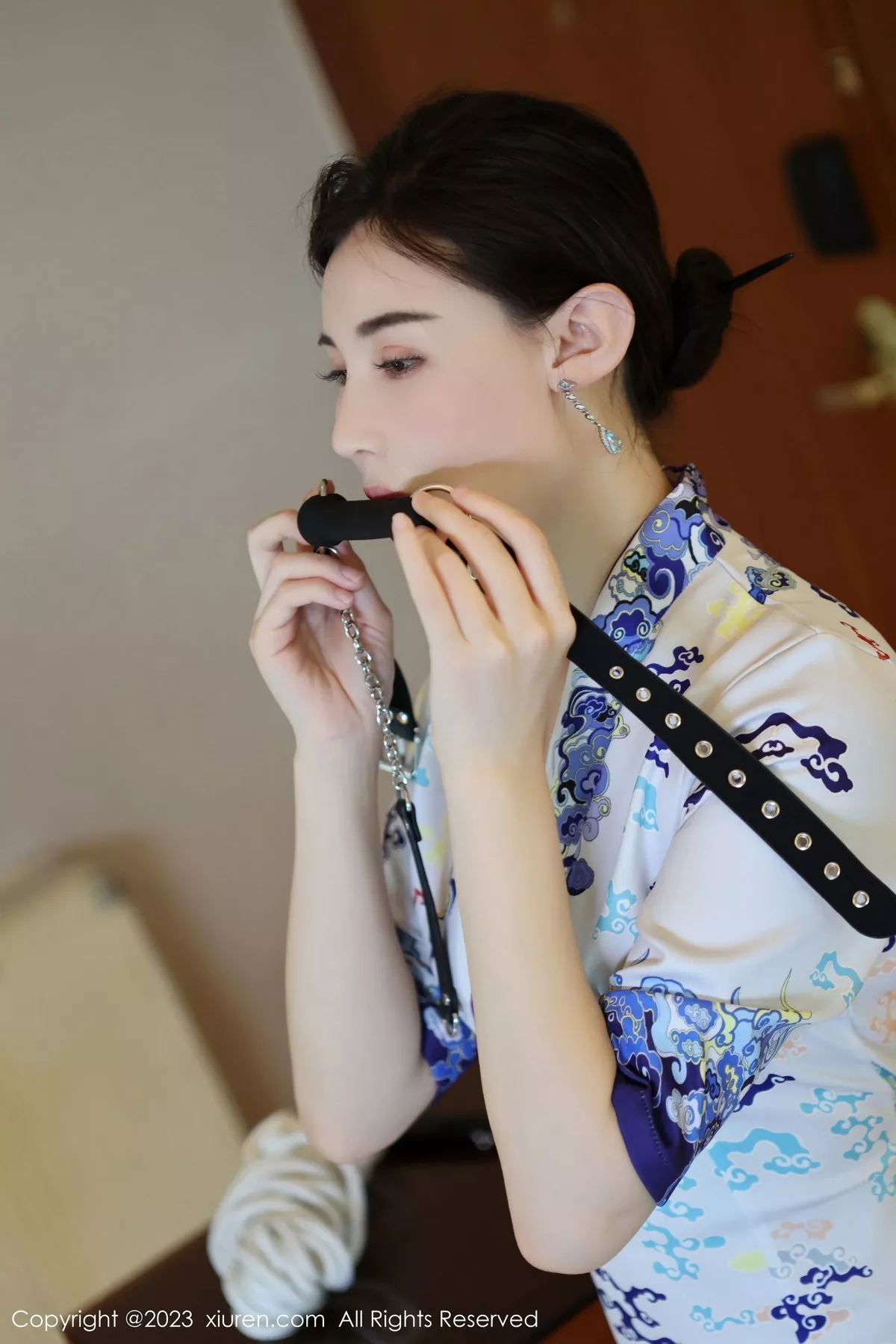 秀人集.com_[XiuRen秀人网]No.7479_模特曼柔性感制服露淡粉色内衣配超薄肉丝秀曼妙身姿诱惑写真102P