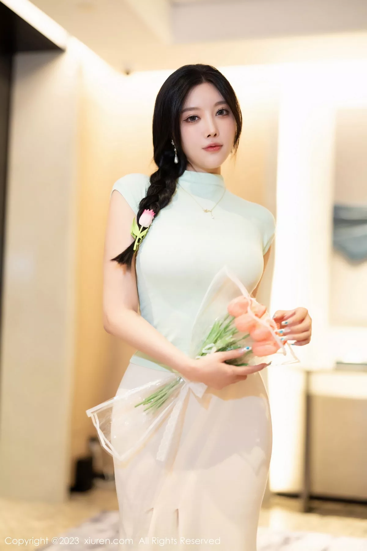 秀人集.com_[XiuRen秀人网]No.7481_女神杨晨晨Yome淡绿色上衣露白色蕾丝内衣秀丰腴身材诱惑写真84P