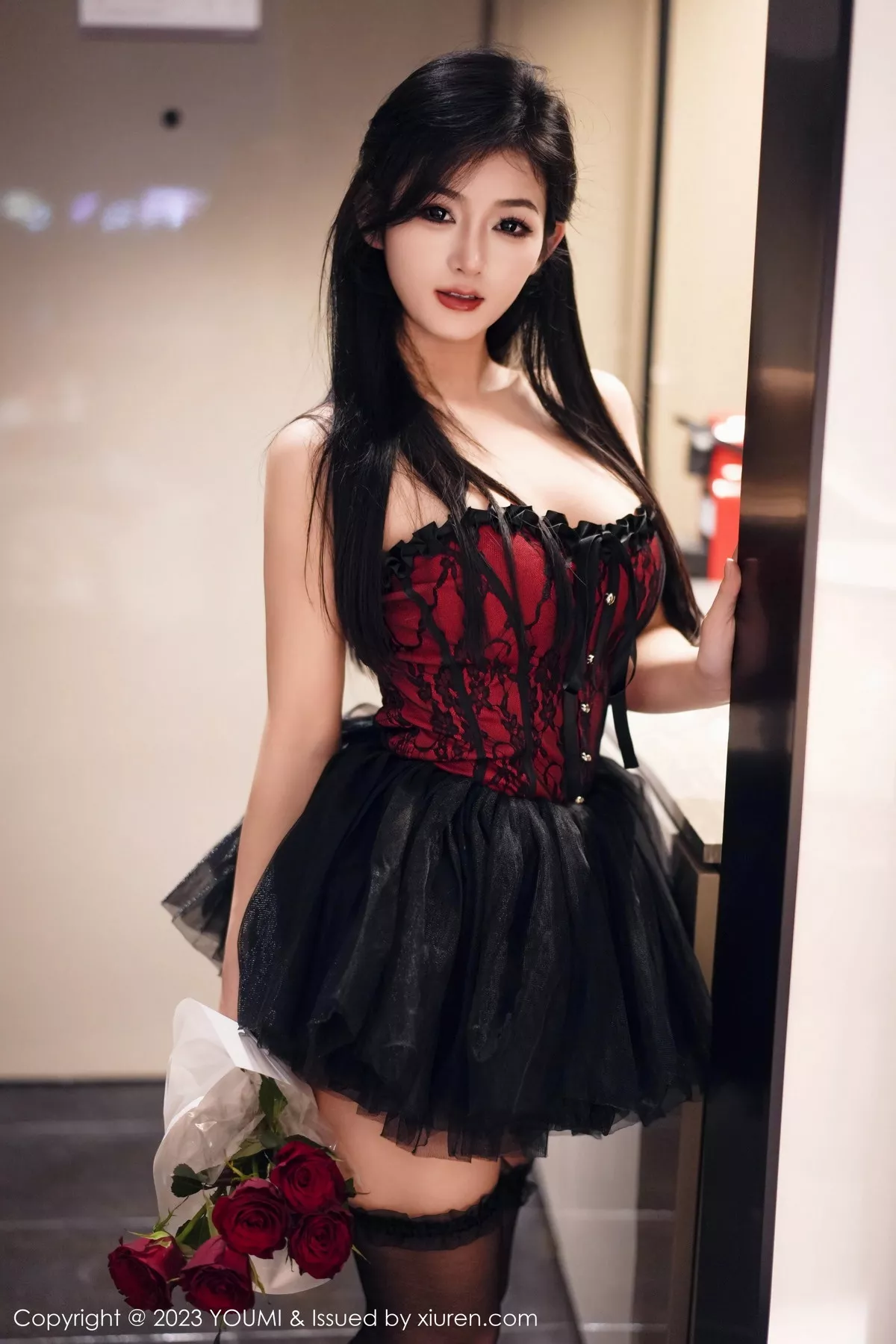 秀人集.com_[YouMi尤蜜荟]Vol.991_模特谭小灵性感黑色露肩情趣服饰配黑丝袜秀丰腴身材诱惑写真74P