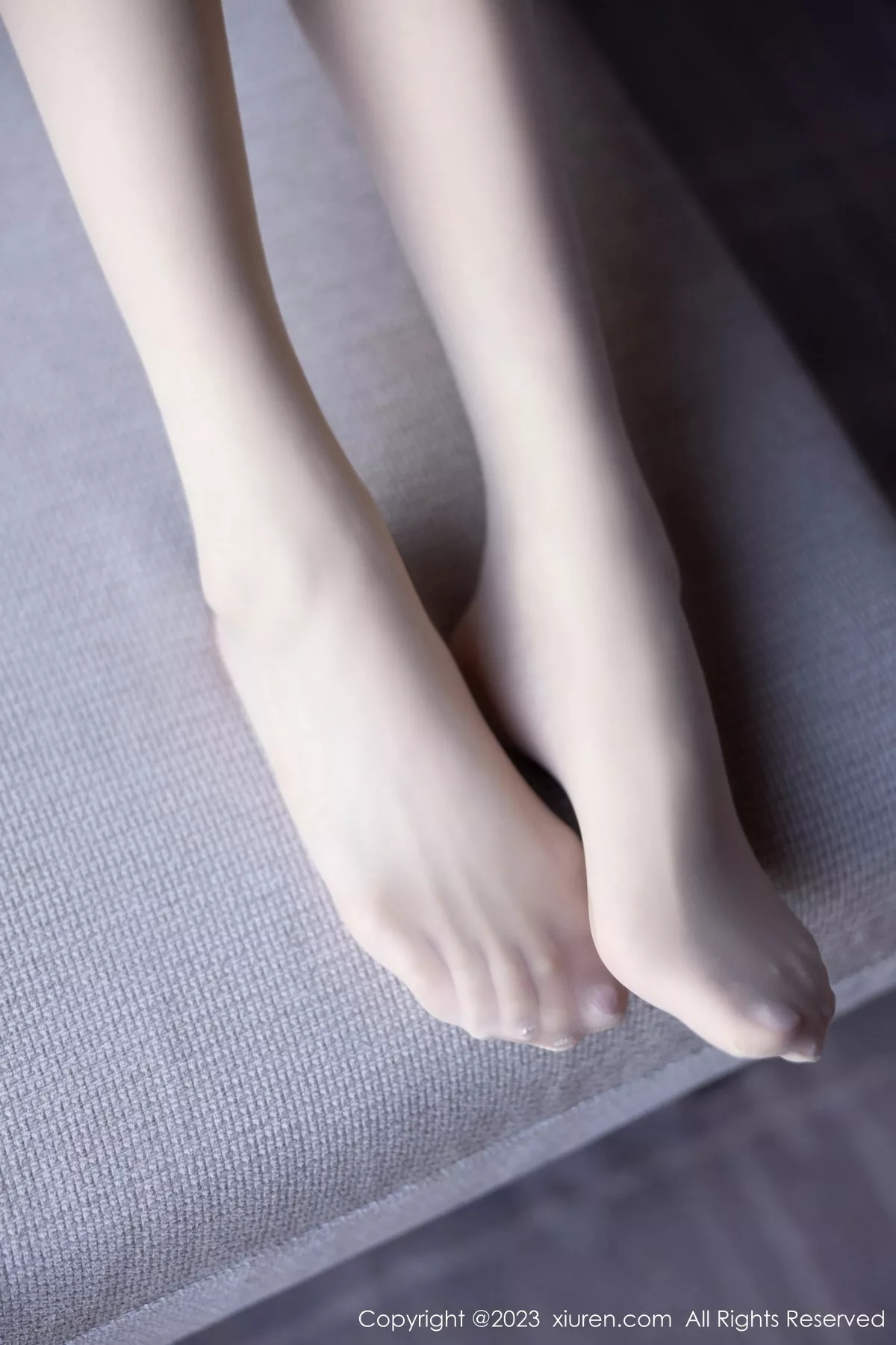 秀人集.com_[XiuRen秀人网]No.7488_模特程程程咖啡色卫衣露淡红内衣配肉丝袜秀曼妙身姿诱惑写真81P