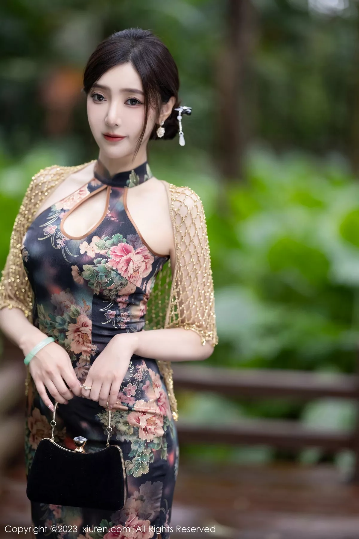 秀人集.com_[XiuRen秀人网]No.7495_女神王馨瑶yanni性感花纹旗袍露淡紫色内衣配开档肉丝诱惑写真81P