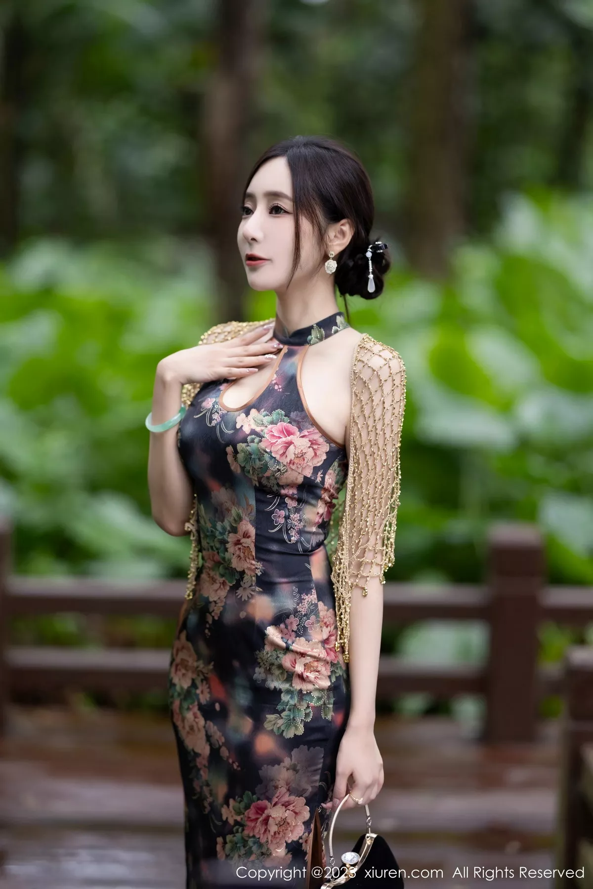 秀人集.com_[XiuRen秀人网]No.7495_女神王馨瑶yanni性感花纹旗袍露淡紫色内衣配开档肉丝诱惑写真81P