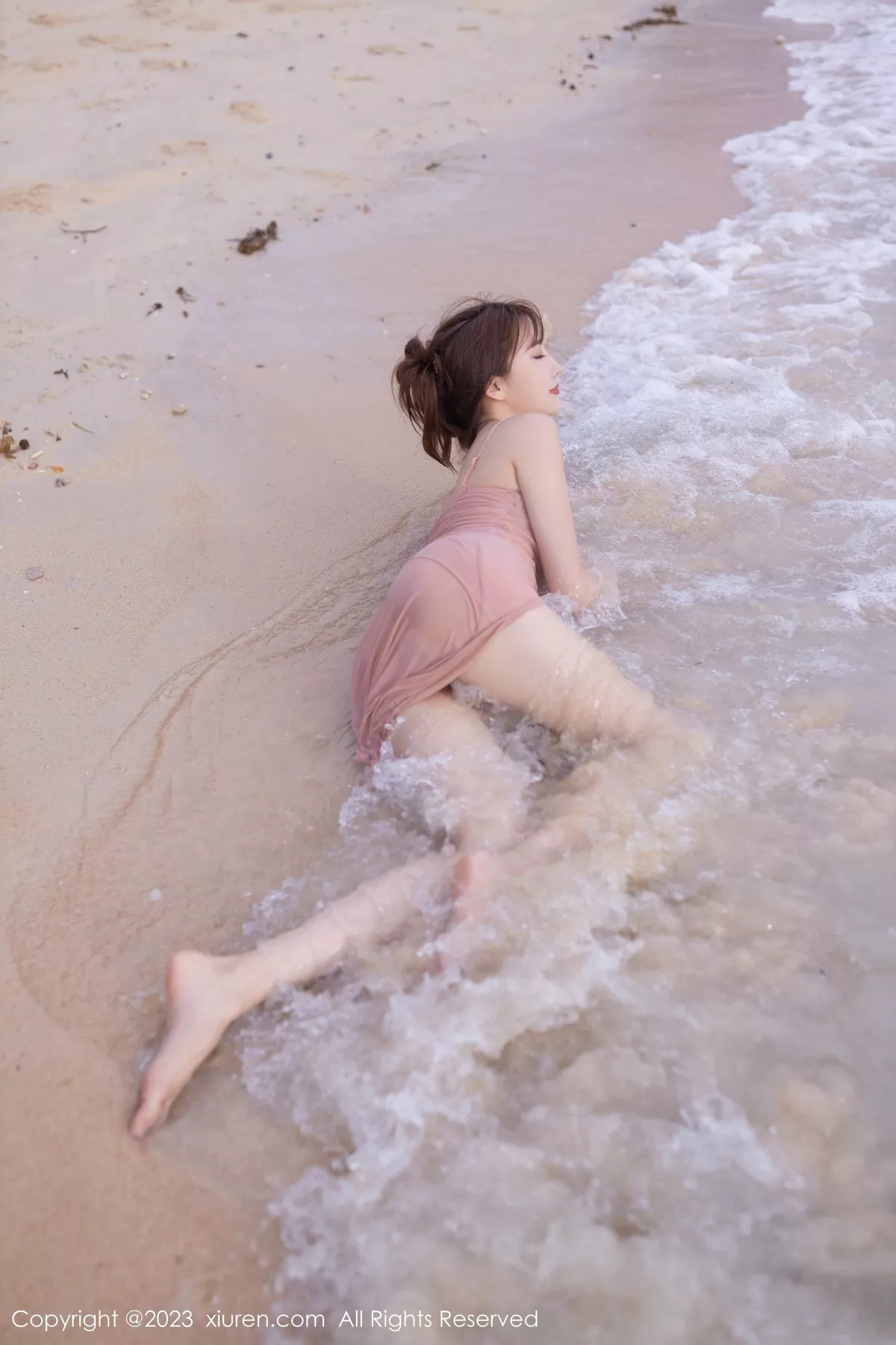 秀人集.com_[XiuRen秀人网]No.7501_模特陆萱萱性感粉色蕾丝内衣配超薄无内肉丝秀惹火身材诱惑写真77P