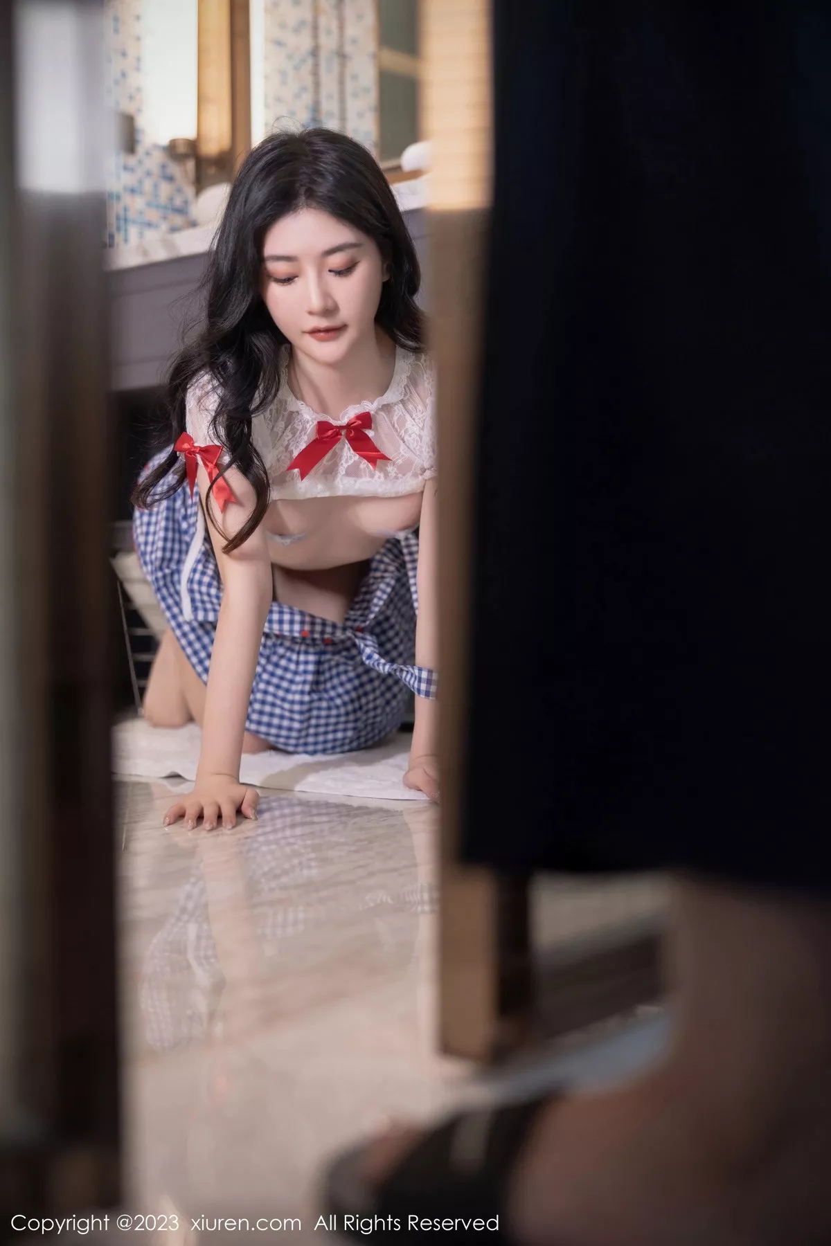 秀人集.com_[XiuRen秀人网]No.7509_模特幼幼性感蓝白格子萝莉裙服饰多面视角秀完美身材诱惑写真110P