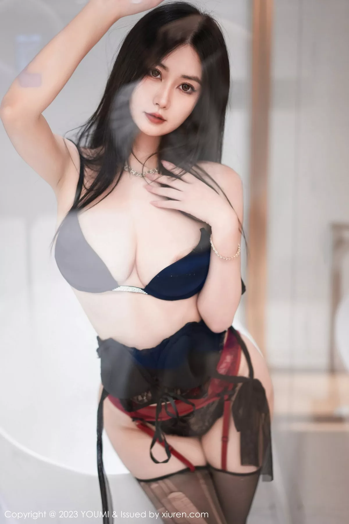 秀人集.com_[YouMi尤蜜荟]Vol.993_模特laura阿姣浴室性感黑色内衣配黑丝吊袜秀完美身材诱惑写真89P