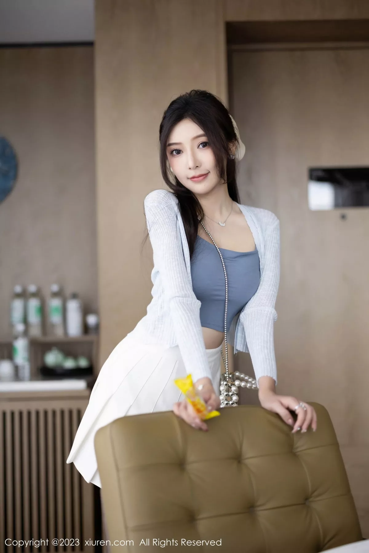 秀人集.com_[XiuRen秀人网]No.7515_女神王馨瑶yanni性感浅色服饰配短裙露白丝吊袜秀美腿诱惑写真82P