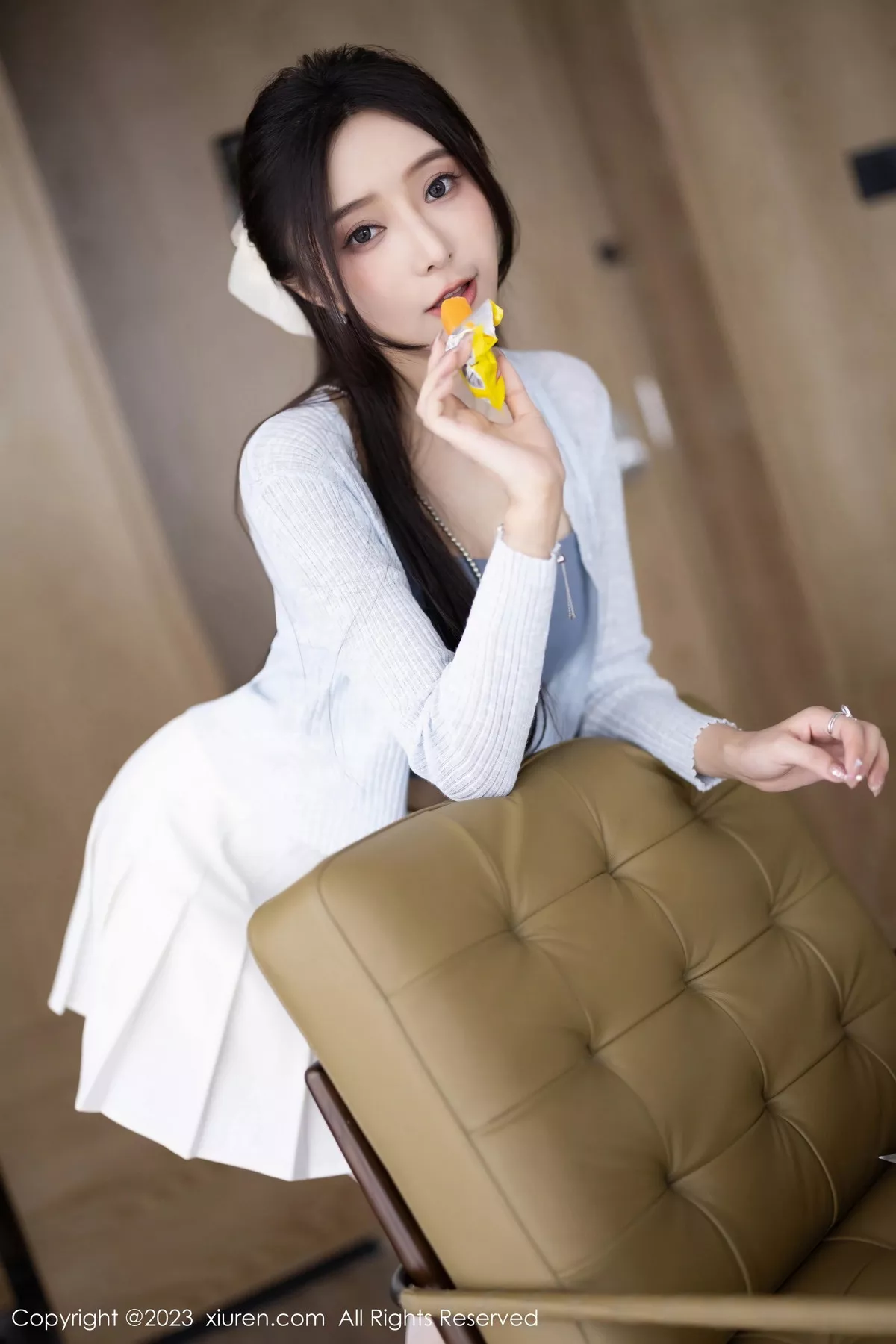 秀人集.com_[XiuRen秀人网]No.7515_女神王馨瑶yanni性感浅色服饰配短裙露白丝吊袜秀美腿诱惑写真82P