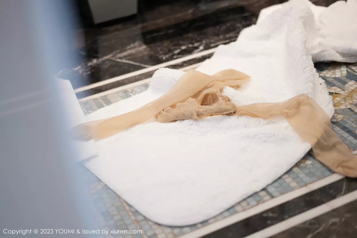 秀人集.com_[YouMi尤蜜荟]Vol.994_模特周思乔Betty性感黑色情趣服配超薄肉丝秀惹火身材诱惑写真77P