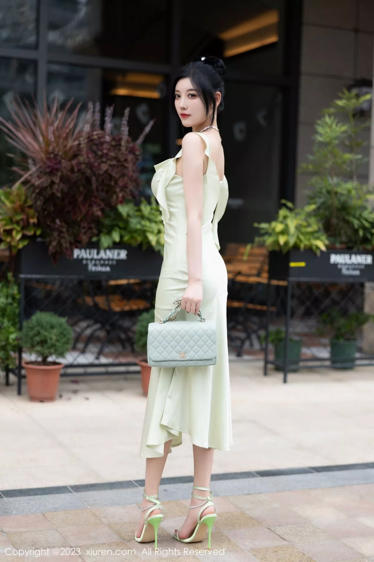 秀人集.com_[XiuRen秀人网]No.7410_女神杨晨晨Yome淡绿连衣长裙+轻透薄纱情趣旗袍惹火诱惑写真82P