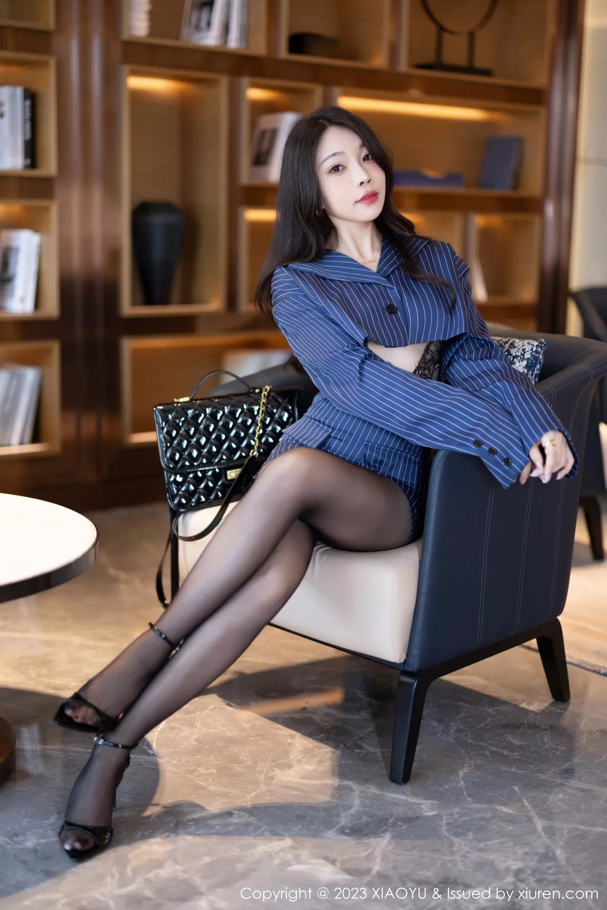 秀人集.com_[XiaoYu画语界]Vol.1114_女神徐莉芝Booty黑色薄纱情趣服配超薄黑丝秀曼妙身姿诱惑写真90P