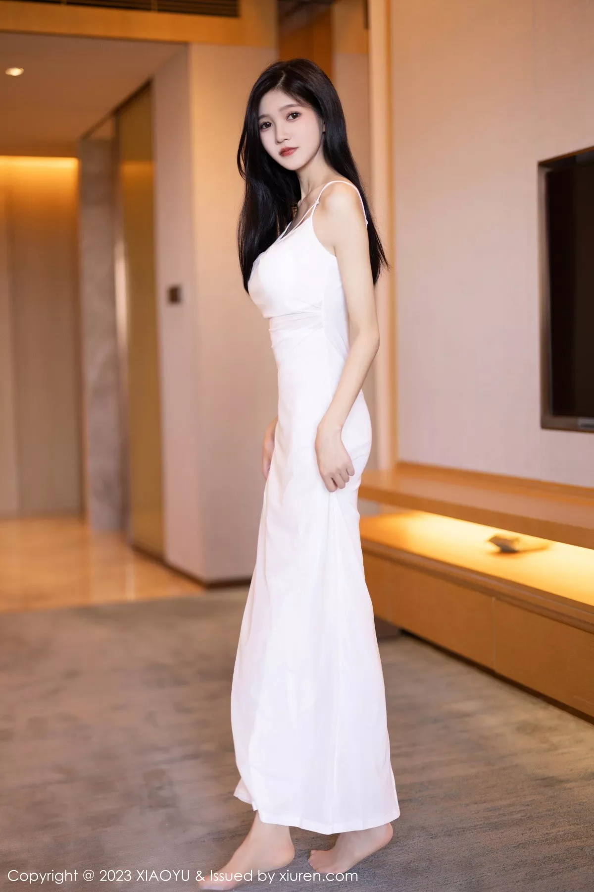 秀人集.com_[XiaoYu画语界]Vol.1136_模特程程程性感白色长裙+牛仔布比基尼服饰秀曼妙身姿诱惑写真82P