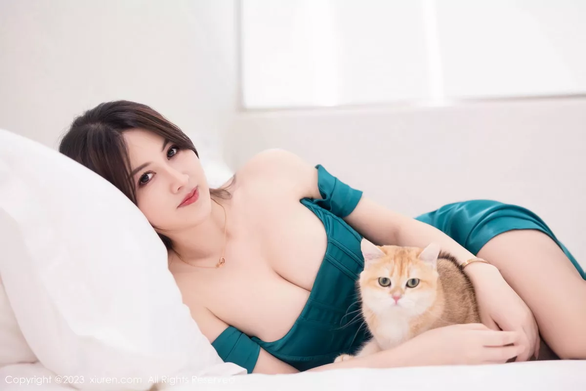 秀人集.com_[XiuRen秀人网]No.7592_模特诗诗kiki性感露肩裙露黑色蕾丝内衣配超薄黑丝撩人诱惑写真80P