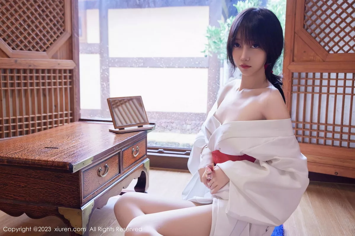 秀人集.com_[XiuRen秀人网]No.7610_模特玥儿玥er性感白色日式和服配开档肉丝秀完美身材诱惑写真60P