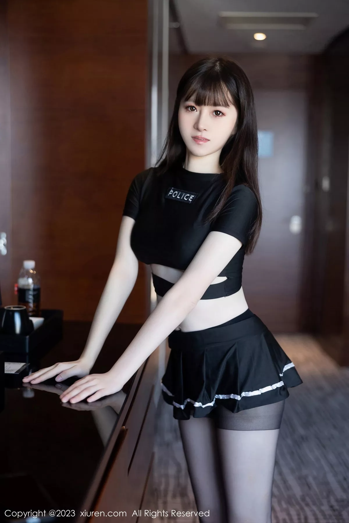 秀人集.com_[XiuRen秀人网]No.7637_模特林悠悠性感黑色上衣配黑短裙露开档黑丝秀曼妙身姿诱惑写真98P